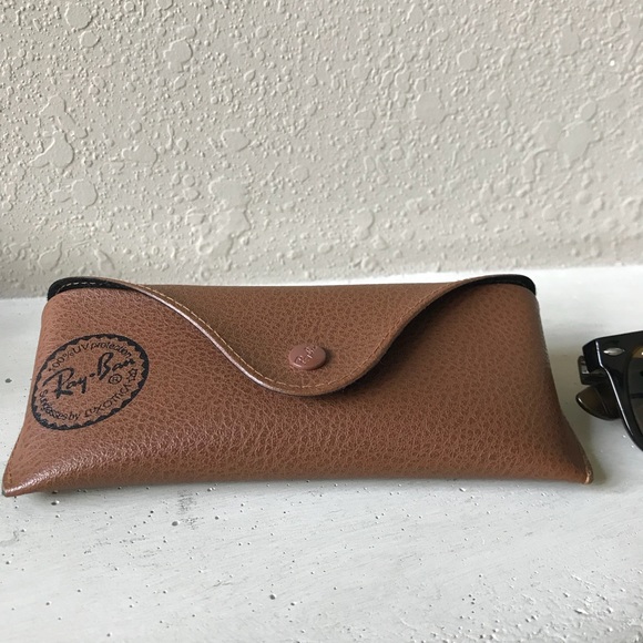 Ray-Ban Wayfarer Sunglasses + Case - Picture 3 of 7